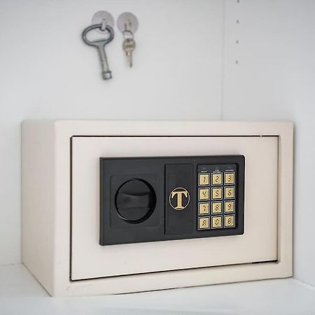 Apartament Charming House Con Doccia Sensoriale E Cortile Interno - Centro Storico Cagliari Zewnętrze zdjęcie