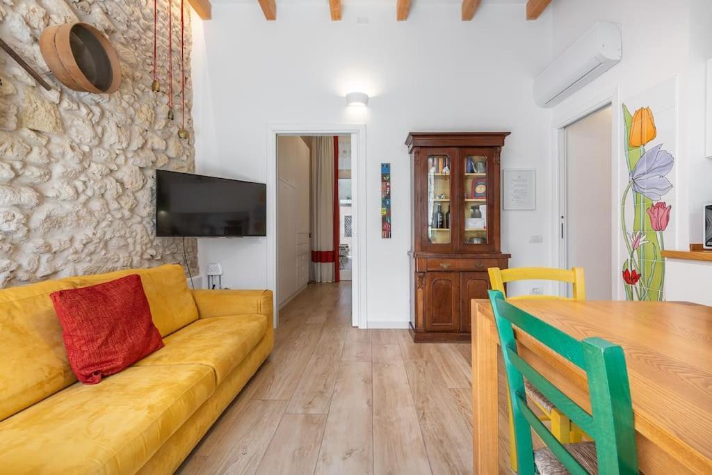 Apartament Charming House Con Doccia Sensoriale E Cortile Interno - Centro Storico Cagliari Zewnętrze zdjęcie