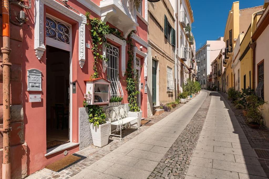 Apartament Charming House Con Doccia Sensoriale E Cortile Interno - Centro Storico Cagliari Zewnętrze zdjęcie