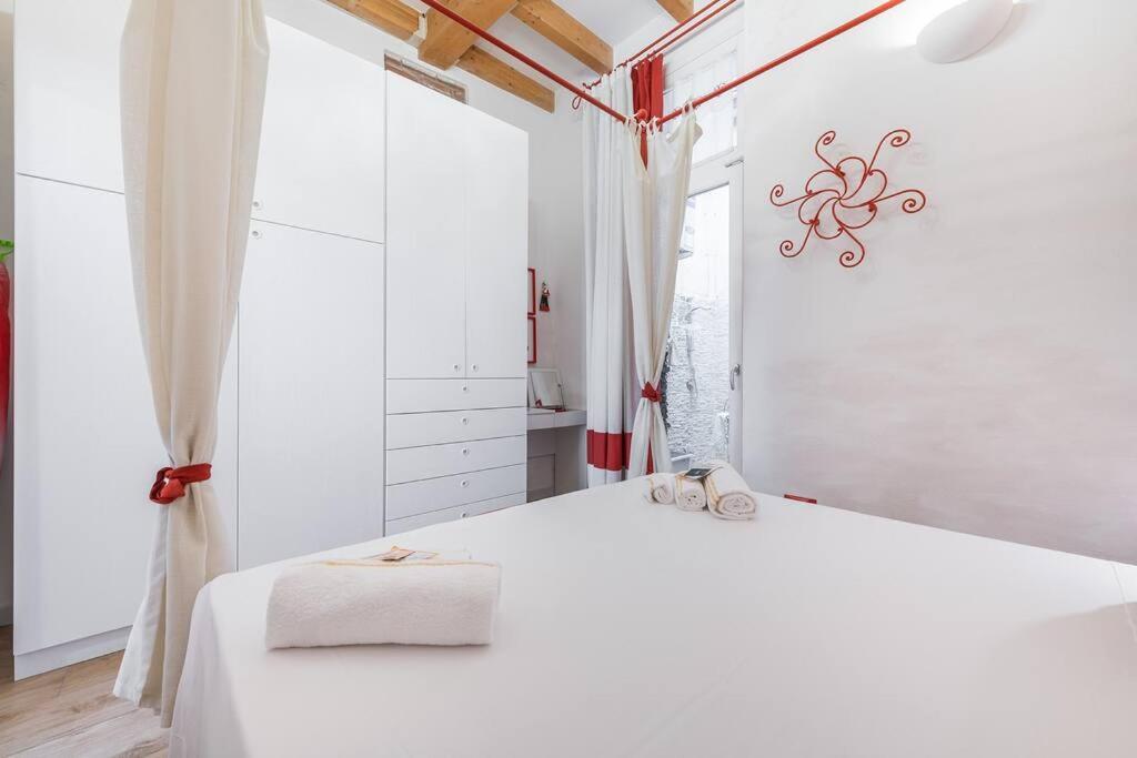 Apartament Charming House Con Doccia Sensoriale E Cortile Interno - Centro Storico Cagliari Zewnętrze zdjęcie